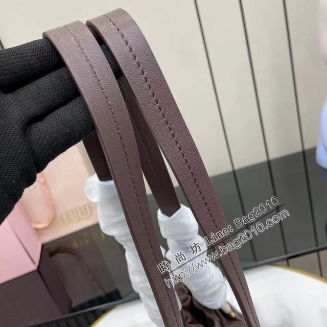 MIU MIU專櫃繆繆最新款中古腋下餃子包 jh2726型號：5BG306